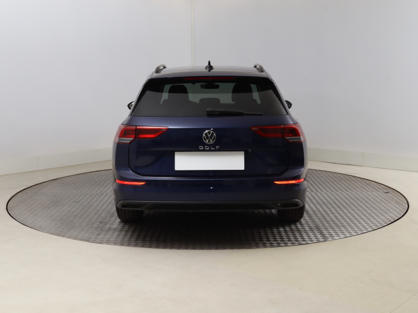 Volkswagen Golf, 2023