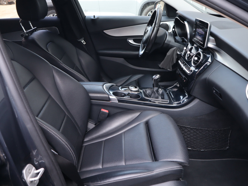 Mercedes-Benz C, 2015
