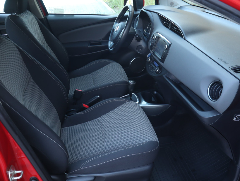 Toyota Yaris, 2015