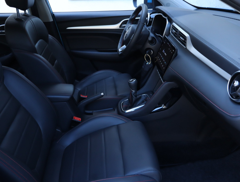 MG ZS SUV, 2025