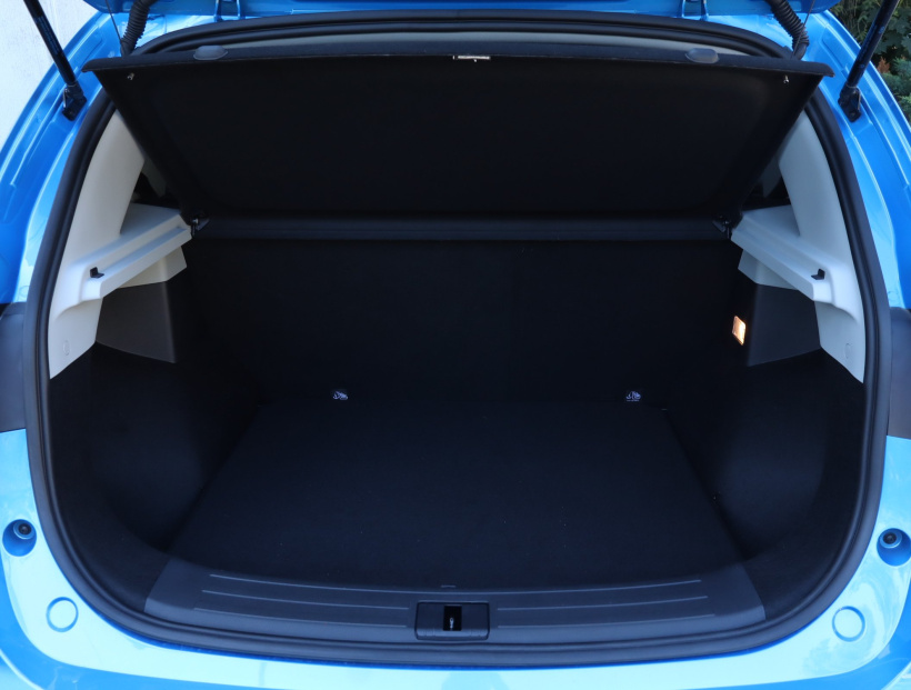 MG ZS SUV, 2025
