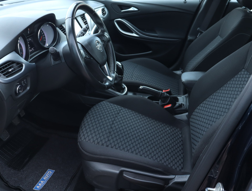 Opel Astra, 2019