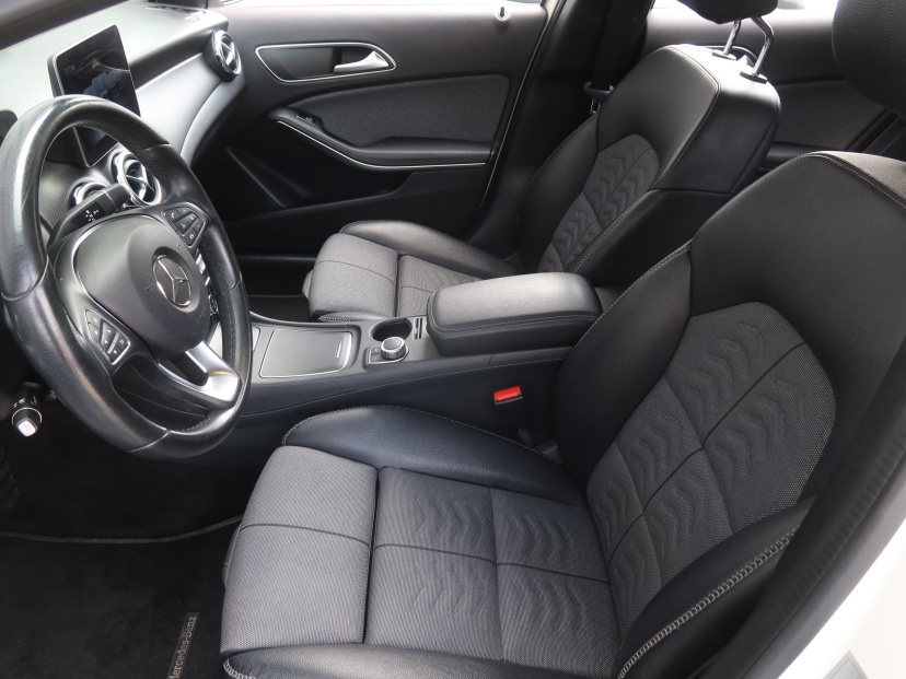 Mercedes-Benz GLA, 2017