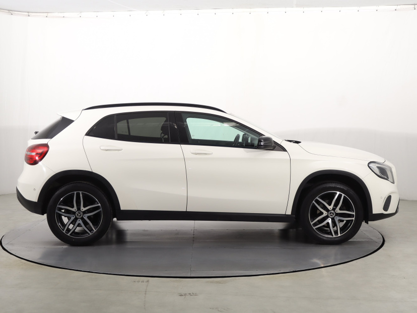 Mercedes-Benz GLA, 2017