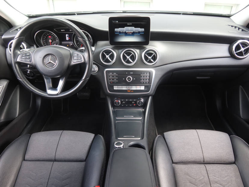 Mercedes-Benz GLA, 2017