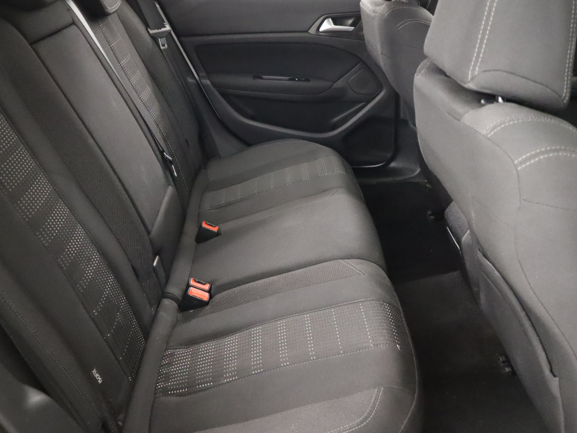 Peugeot 308, 2015