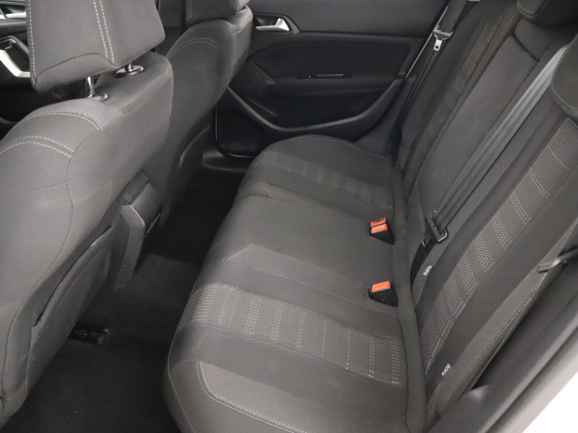 Peugeot 308, 2015