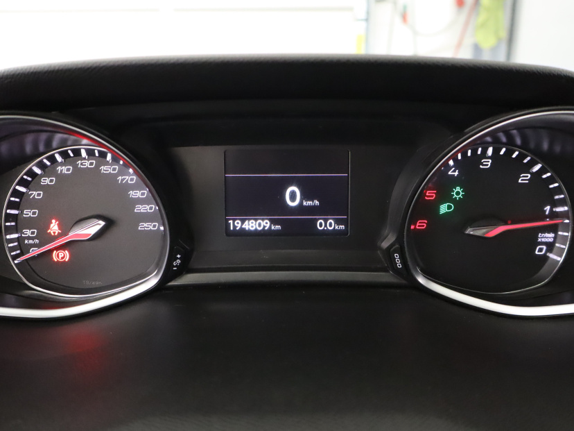 Peugeot 308, 2015