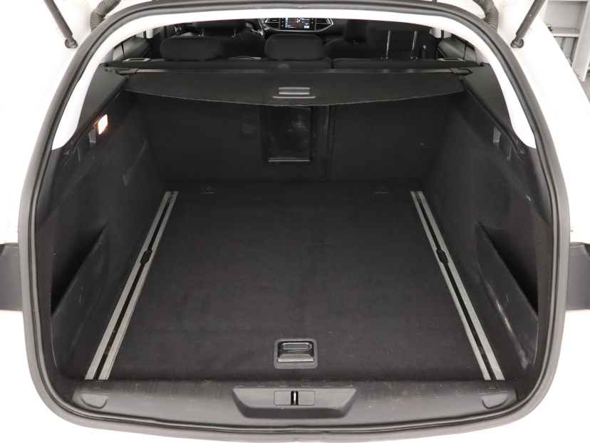 Peugeot 308, 2015