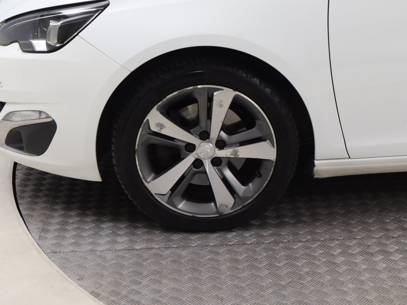 Peugeot 308, 2015