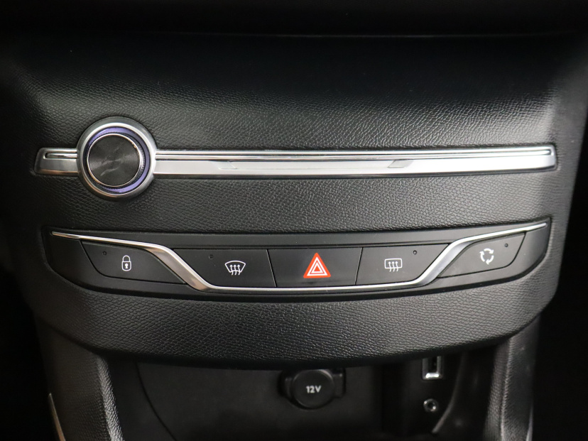 Peugeot 308, 2015