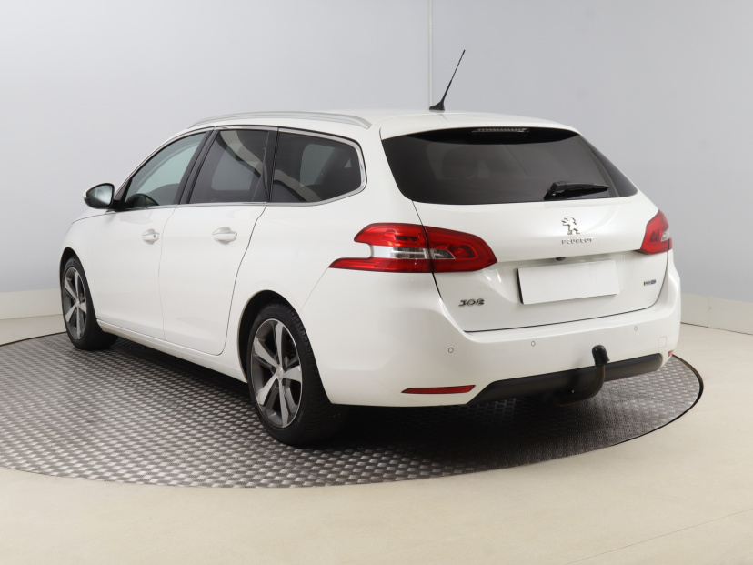 Peugeot 308, 2015