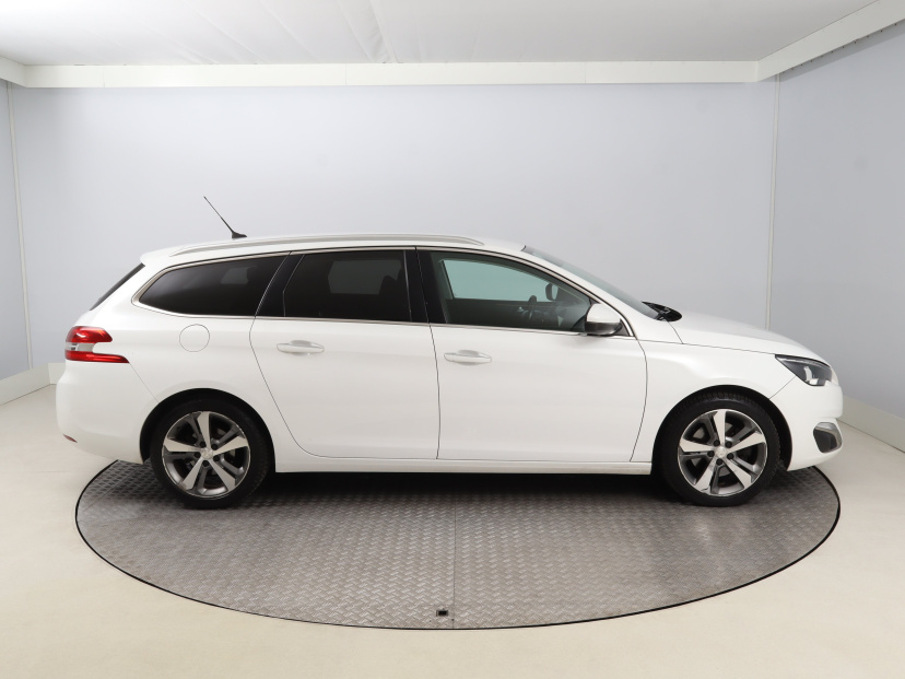 Peugeot 308, 2015