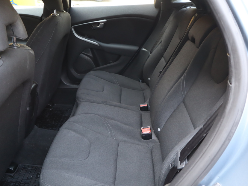 Volvo V40, 2016