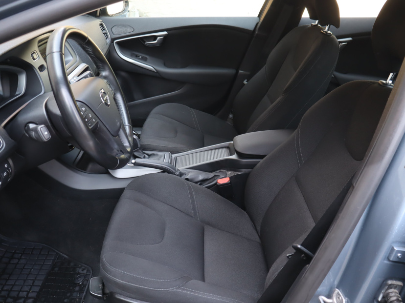 Volvo V40, 2016