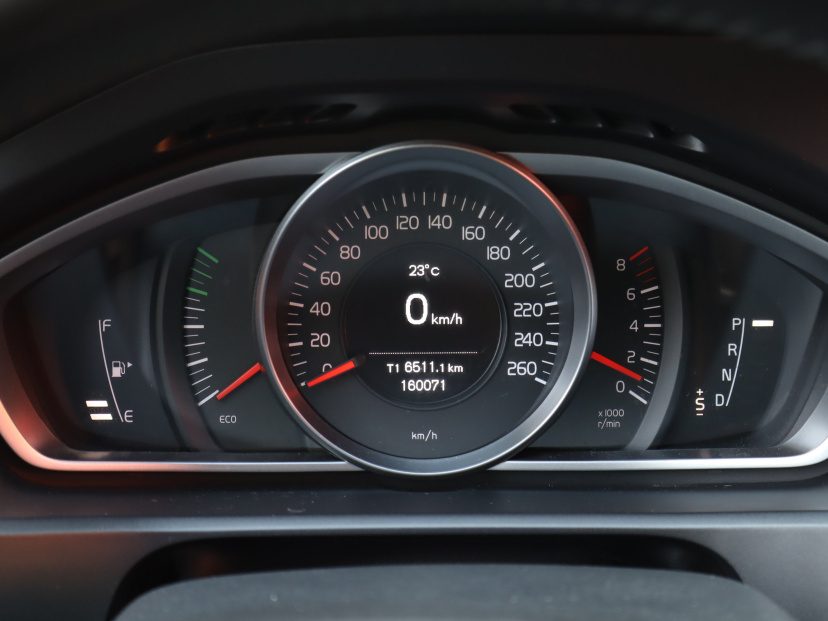 Volvo V40, 2016