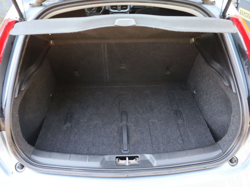 Volvo V40, 2016