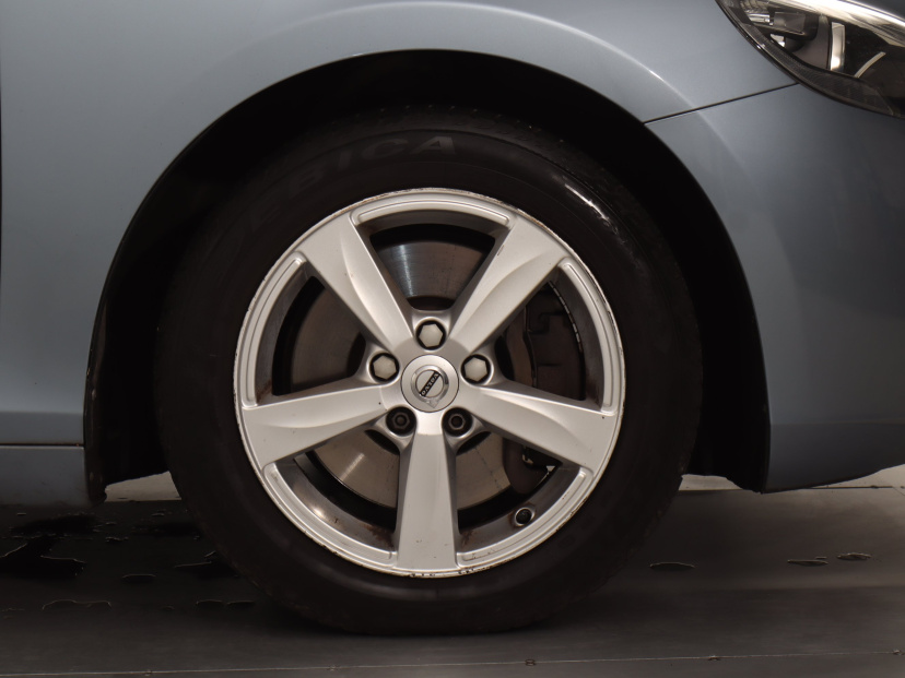 Volvo V40, 2016