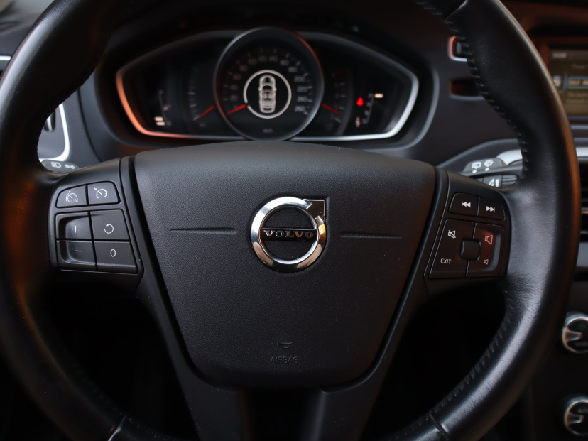Volvo V40, 2016