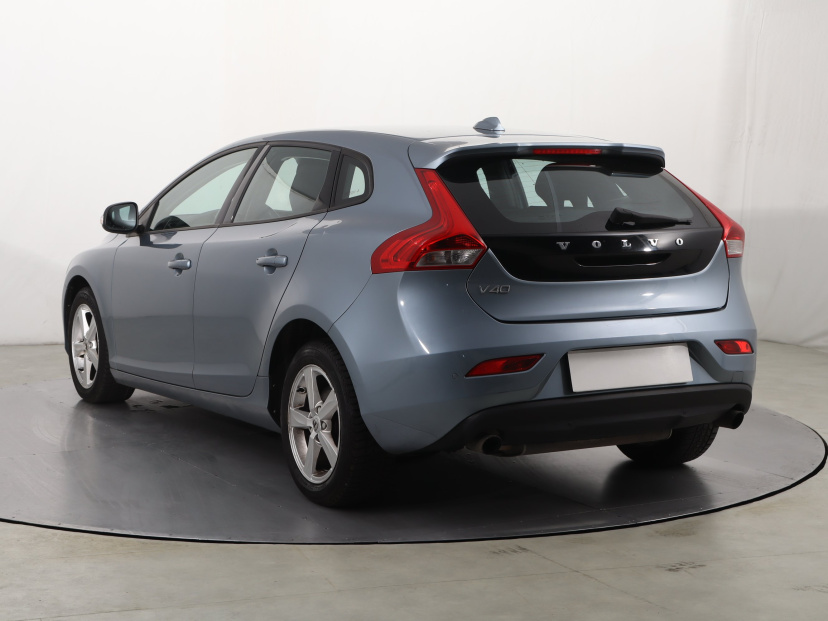 Volvo V40, 2016