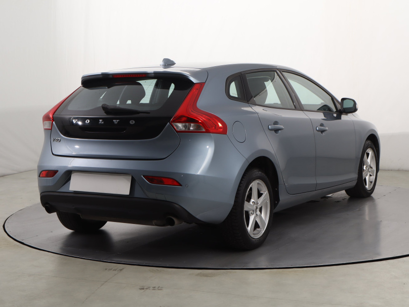 Volvo V40, 2016