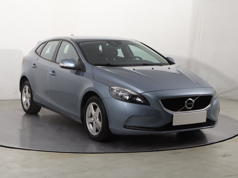 Volvo V40, 2016