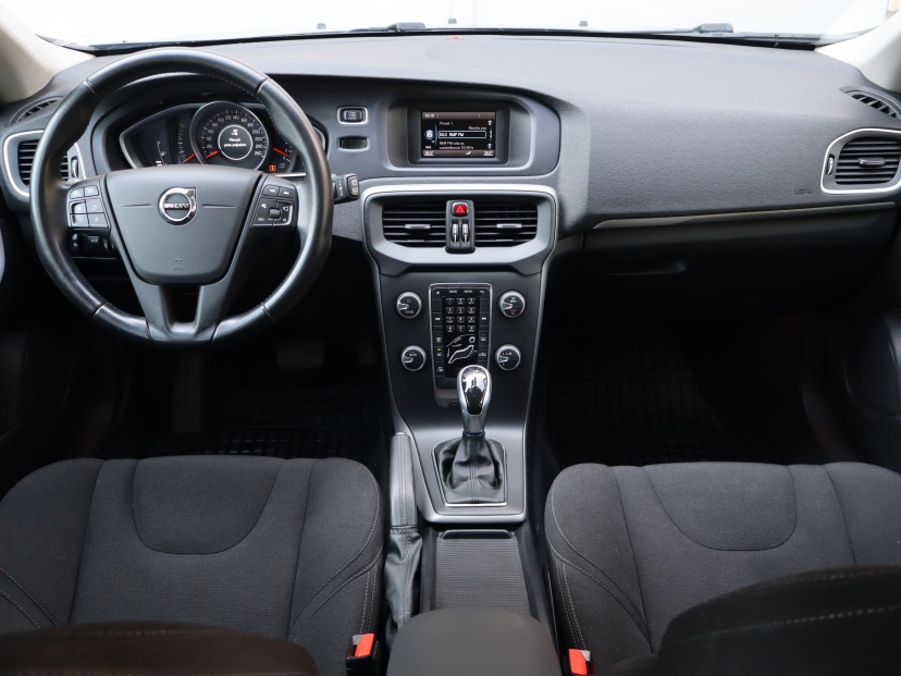 Volvo V40, 2016