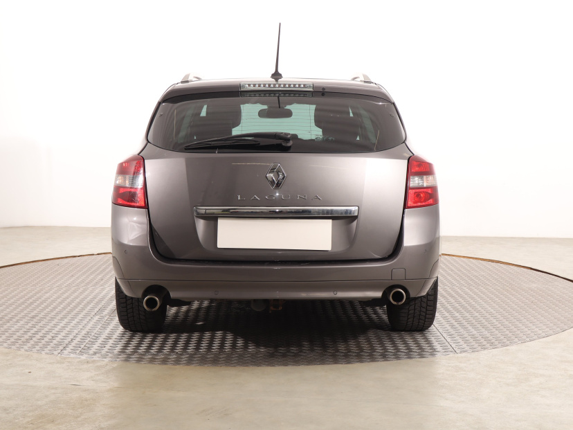 Renault Laguna, 2015