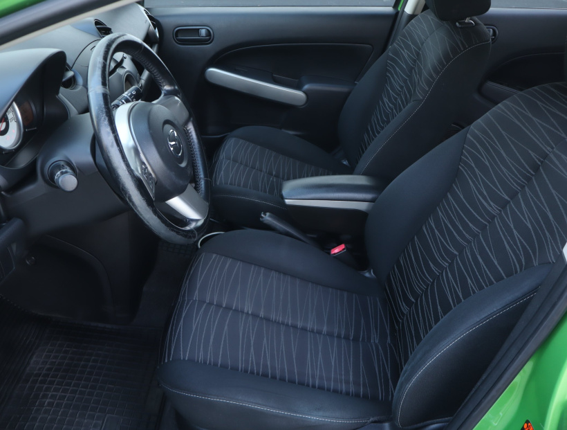 Mazda 2, 2008