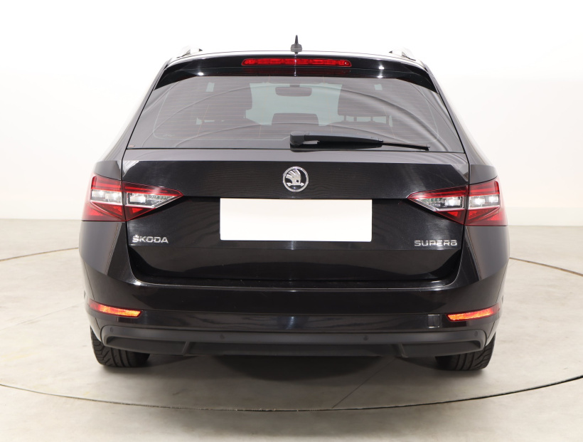 Škoda Superb, 2016