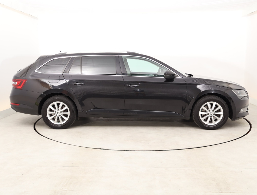 Škoda Superb, 2016