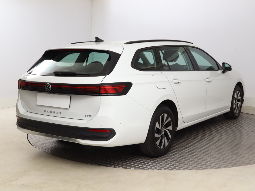 Volkswagen Passat, 2024