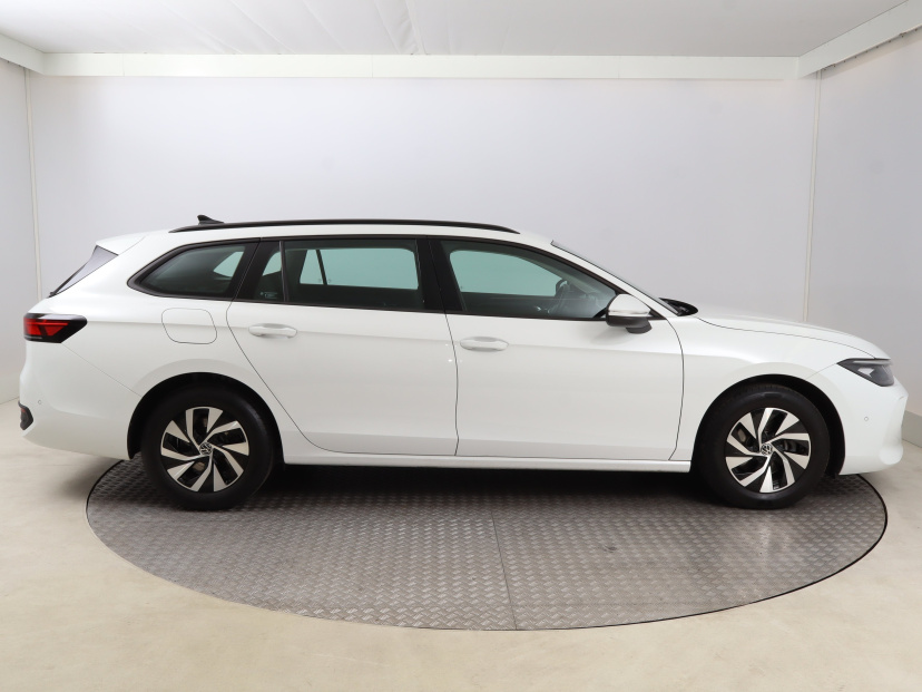 Volkswagen Passat, 2024