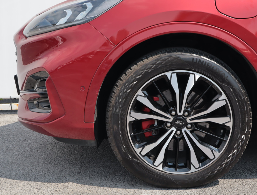 Ford Kuga, 2020