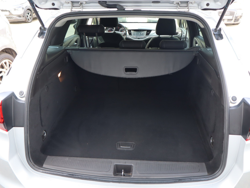 Opel Astra, 2019