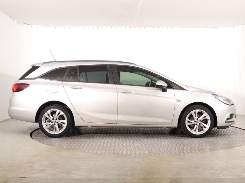 Opel Astra, 2019