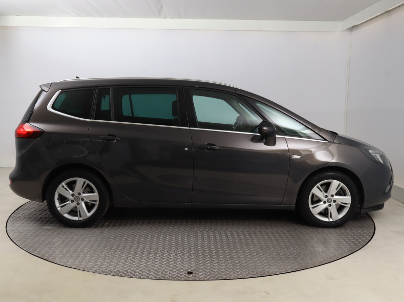 Opel Zafira, 2015