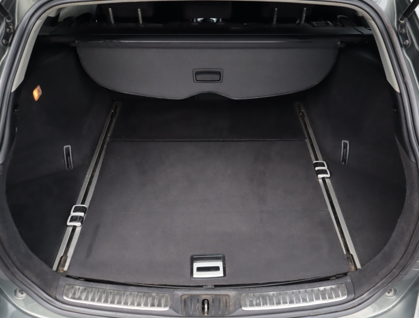 Toyota Avensis, 2011