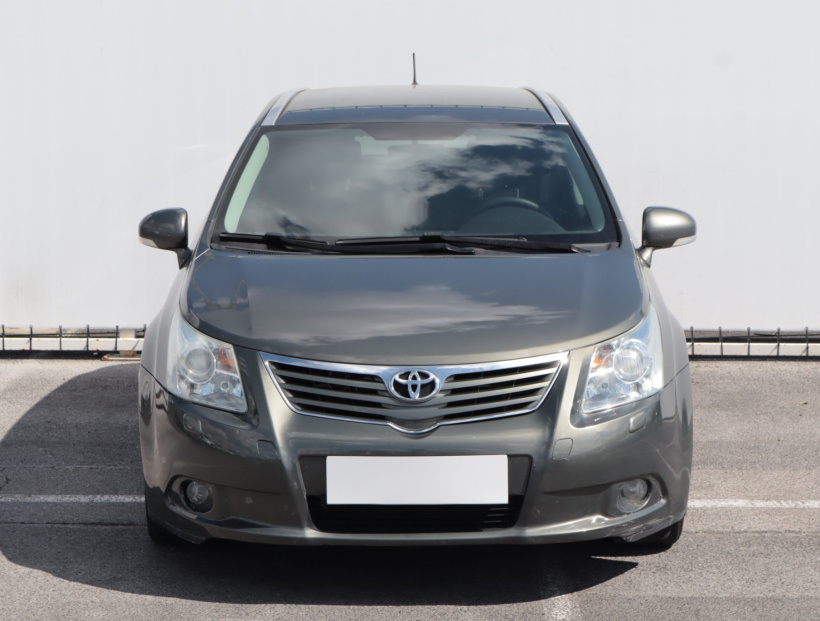 Toyota Avensis, 2011