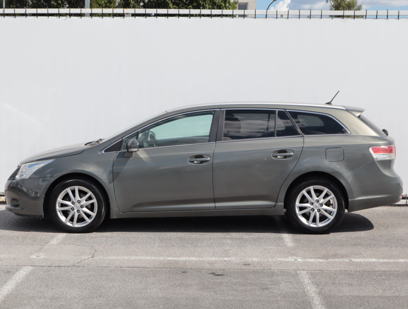 Toyota Avensis, 2011