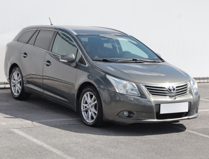 Toyota Avensis, 2011