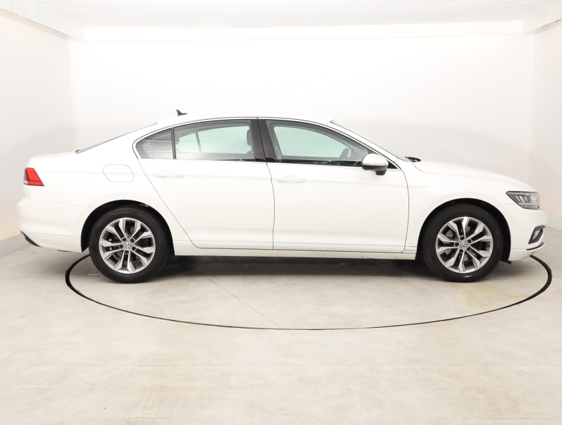 Volkswagen Passat, 2019