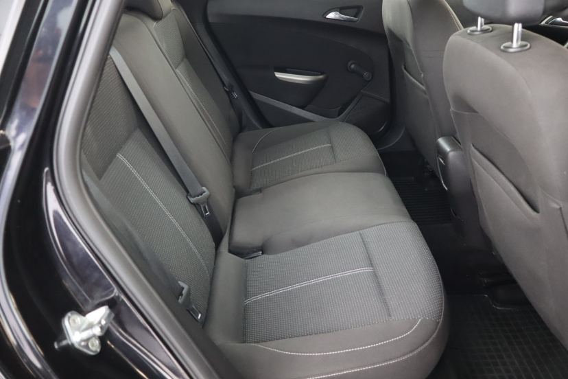Opel Astra, 2010