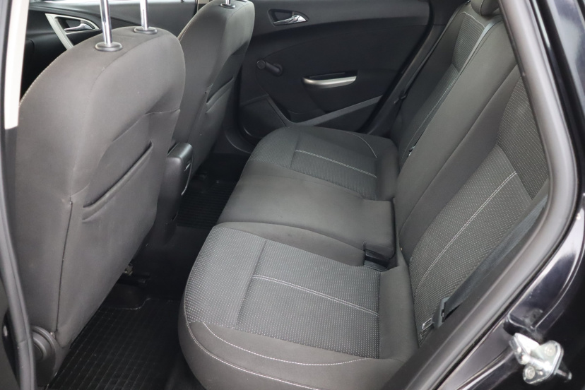 Opel Astra, 2010
