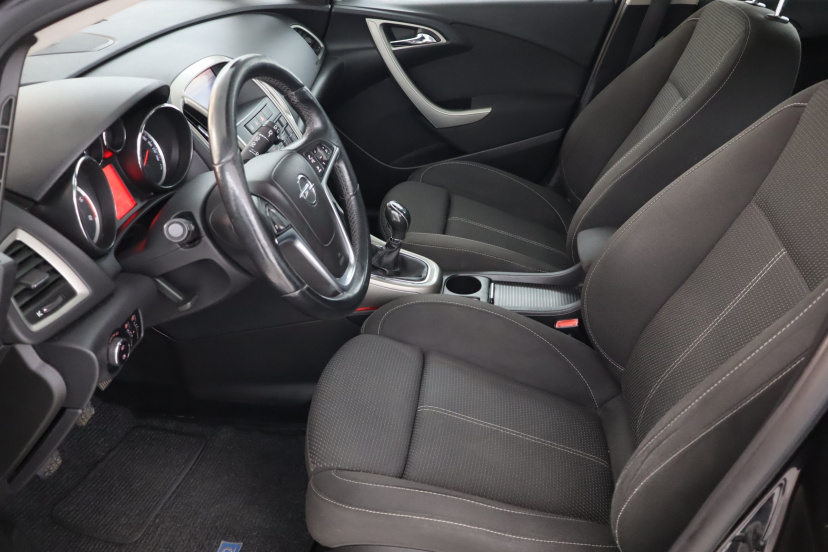 Opel Astra, 2010