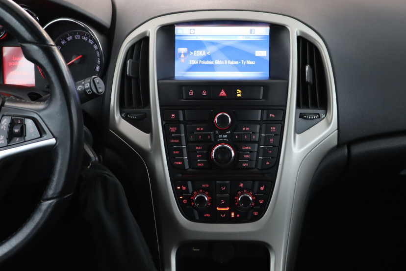 Opel Astra, 2010