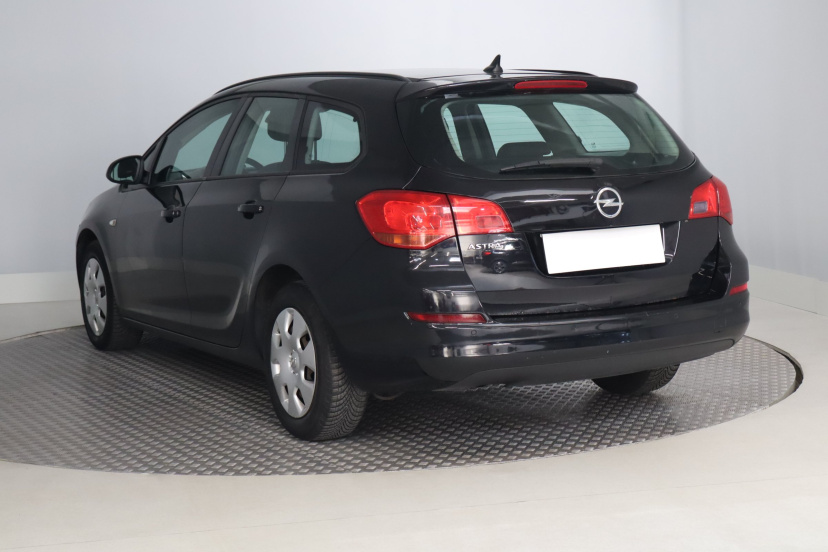 Opel Astra, 2010