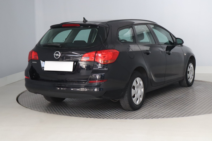 Opel Astra, 2010