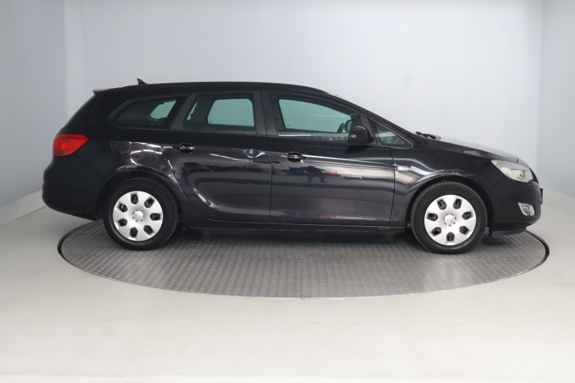 Opel Astra, 2010