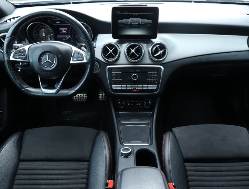 Mercedes-Benz GLA, 2017